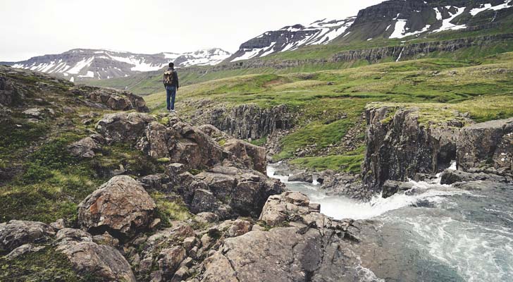 s-hiking-man-mountains-2967